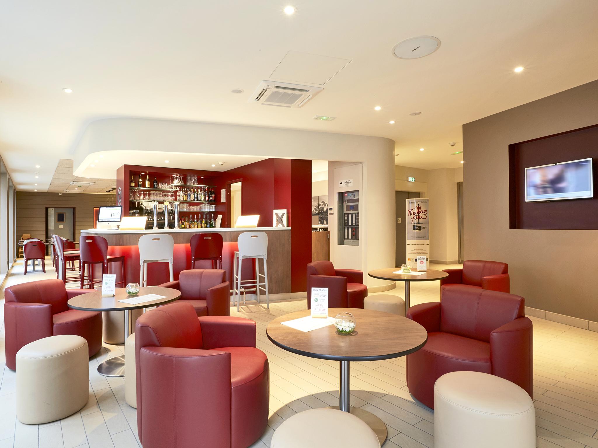 Campanile Conflans-Sainte-Honorine Hotel Екстериор снимка