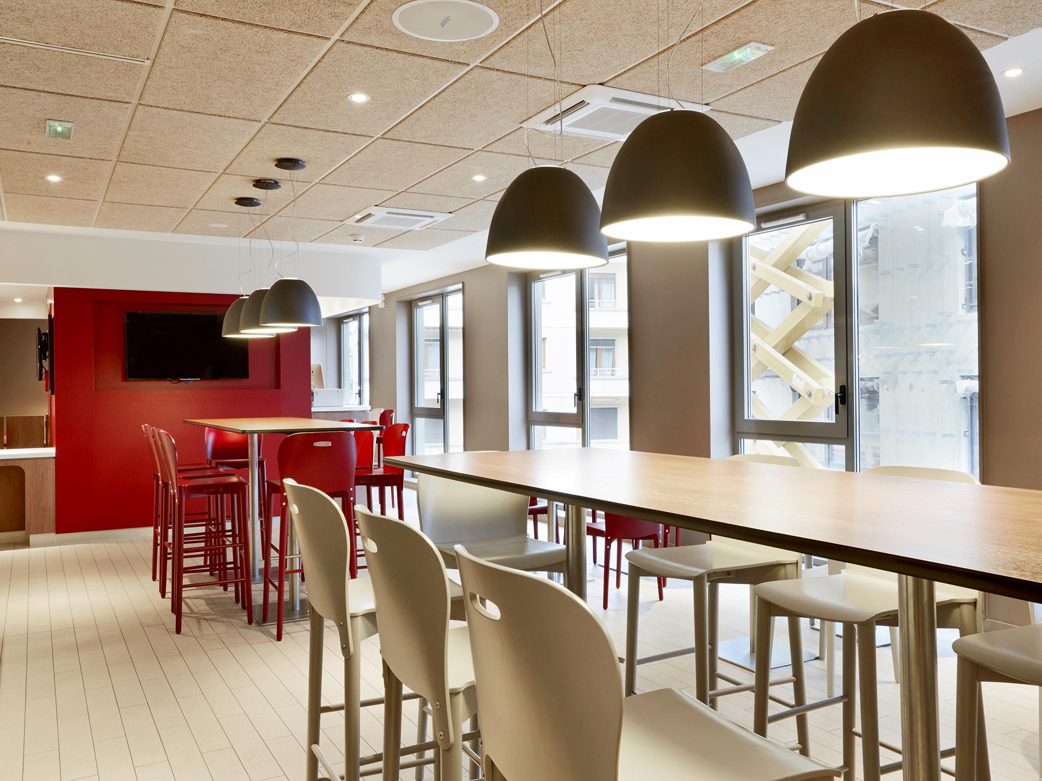 Campanile Conflans-Sainte-Honorine Hotel Екстериор снимка