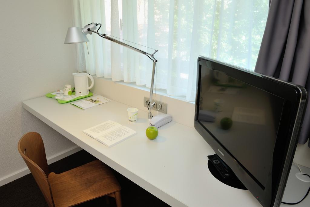 Campanile Conflans-Sainte-Honorine Hotel Екстериор снимка